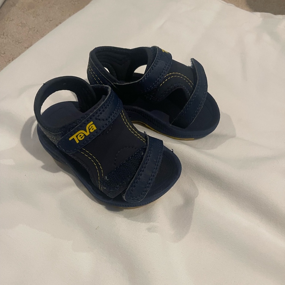 Baby/ toddler size 4 Texas